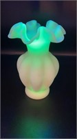 Vtg Fenton Ruffled Melon Custard Glass