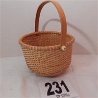 REED BASKET WITH HANDLE 10 IN