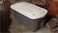 Xl Rubbermaid storage tub