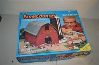 ERTL Farm Country Barn & Silo Set