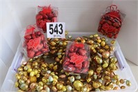 Lidded Tote of Egg Garland & Heart Ornaments