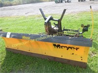 MEYER 7&1/2' SNOW PLOW W/ BRACKET & LIGHTS