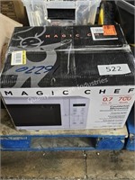 magic chef 0.7cuft microwave