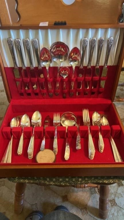 Oneida silverplate flatware service for eight