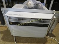 Kenmore Elite 6000 BTU window air conditioner