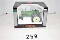 SpecCast Oliver 770 Gas Tractor Narrow Front