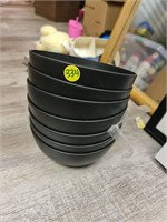 Black bowls