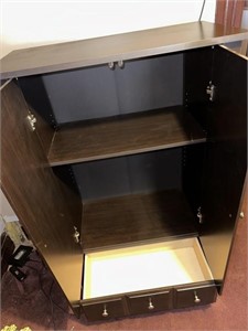 Wardrobe with 2 drawers