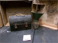 Vintage Metal lunch box feeder