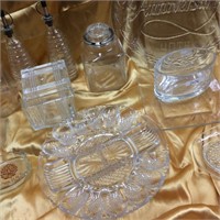 Assorted glassware (13)
