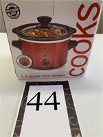 Cooks 1.5 Quart Slow Cooker in Red
