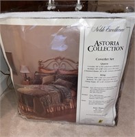 Astoria Collection Queen Coverlet Set