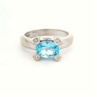 9ct W/G Topaz ring