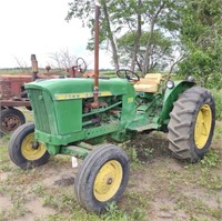 (T) John Deere 2010 Row-Crop Tractor