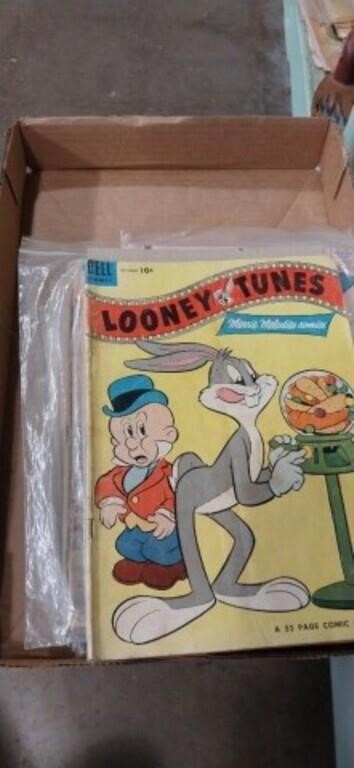 Lot with variety of comics