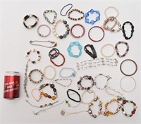 Lot de bracelets dont LBVYR et Grace