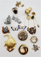 (PQ) Jewelry Lot - Scarf Rings, Brooches Ring,