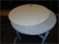 round wicker table