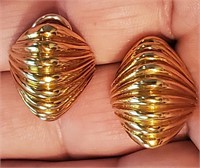 0.685oz 18k gold shell motif earrings ITALY