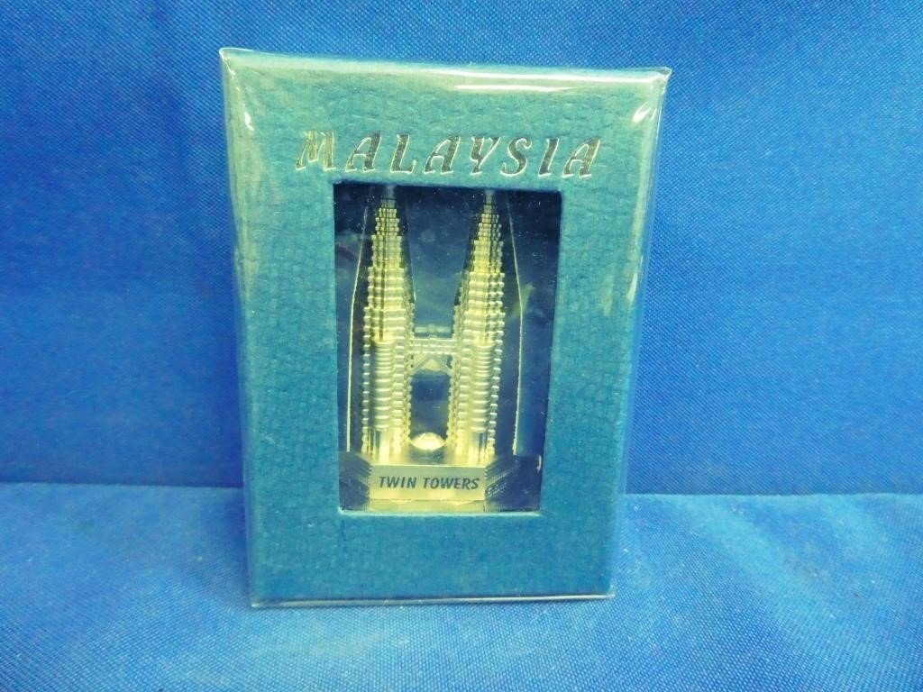 Malaysia Twin Towers Figurine ( Sealed )