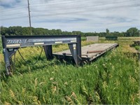 1996 32FT FLATBED GOOSENECK 3 AXLE