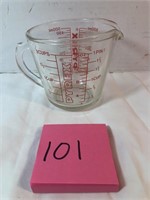Pyrex 2 cup measurer