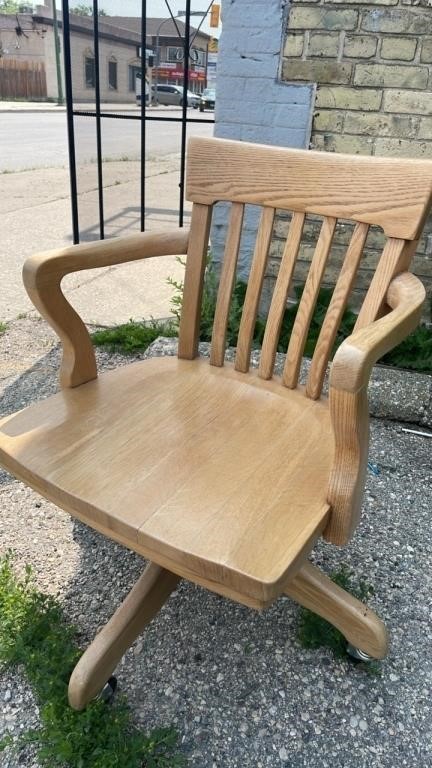 Rolling Oak Office Chair