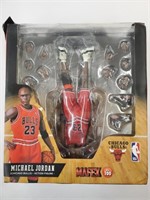 MAFEX Michael Jordan No. 100 Import (Damaged Box)