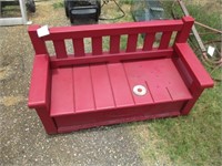 1688) Kids toy bench
