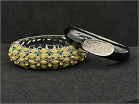 Beautiful Vintage Pair of Bangle Bracelets