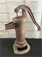 Antique Primitive Cast Iron Well Water Pump