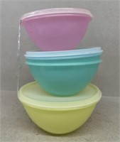 Tupperware stackable bowls