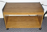 tv stand on wheels 17h x 28w x 15d