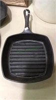 Emeril cast iron frying pan, No 5, with ribbed