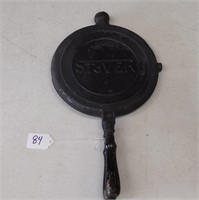 Vintage Stover Cast Iron Waffle Iron No. 8