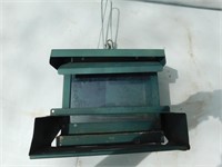 Metal bird feeder