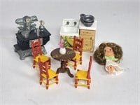 VTG 1980 Mattel Kiddle Doll & Furniture 7
