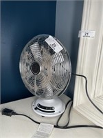 Small oscillating desk top fan