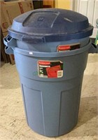 One pair of Rubbermaid 33 gallon roughneck trash