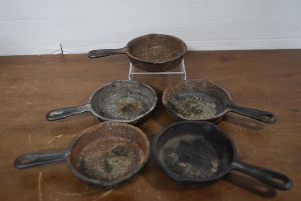 Small Cast Iron Loomis Furniture Skillet Ash Trays