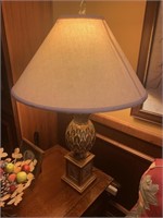 Lamp with gold pineapple base