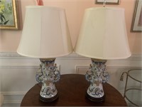Pair of oriental lamps with blue and white design