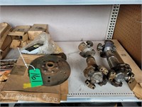 JOHN DEERE PARTS LOT - SHAFTS, YOKES,HEAD GASKETS