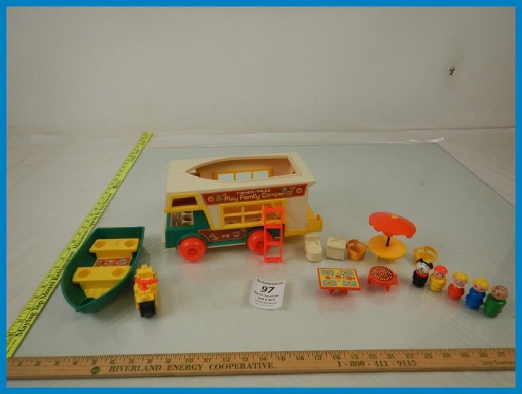 *COMPLETE SET FISHER PRICE PLAY FAMILY CAMPER