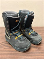 Burton SLY men’s size 11 Snowboard Boots.