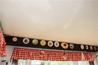 (12) Assortment of Collectors & Decorative Plates