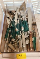 ASSORTMENT OF STAINLESS KITCHEN FLATWARE &