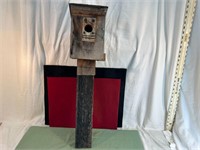 **VINTAGE WOODEN BIRD HOUSE