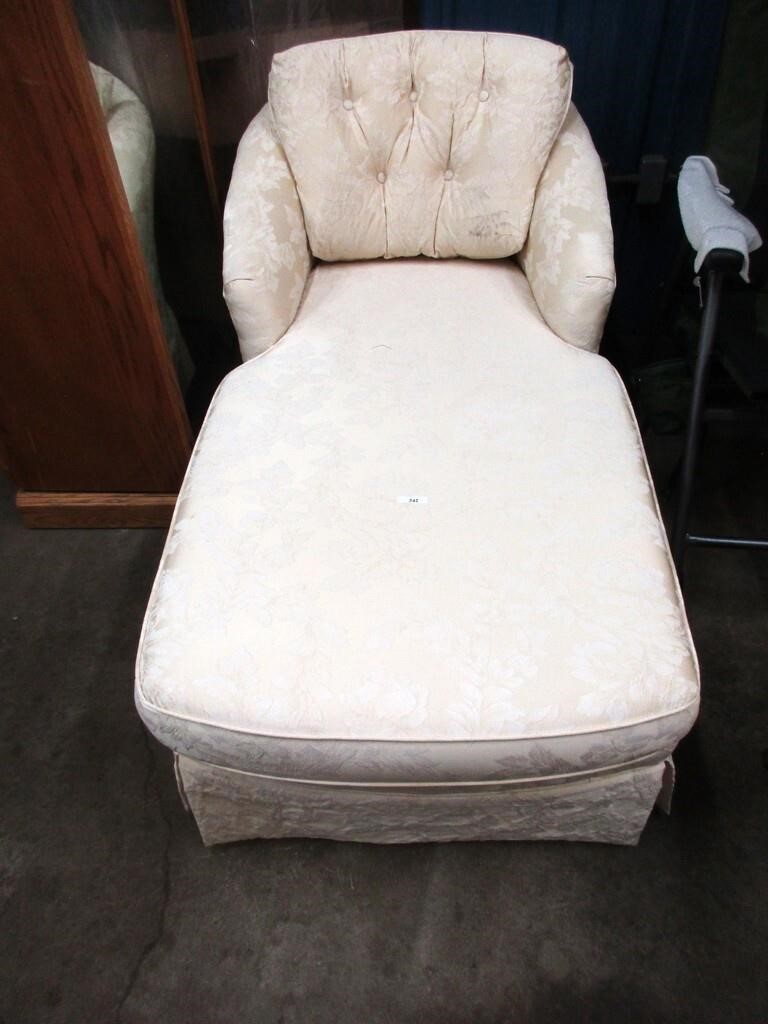 $Deal Chaise Lounge