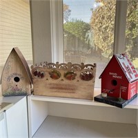 2 Bird Houses w/ Decorative Box